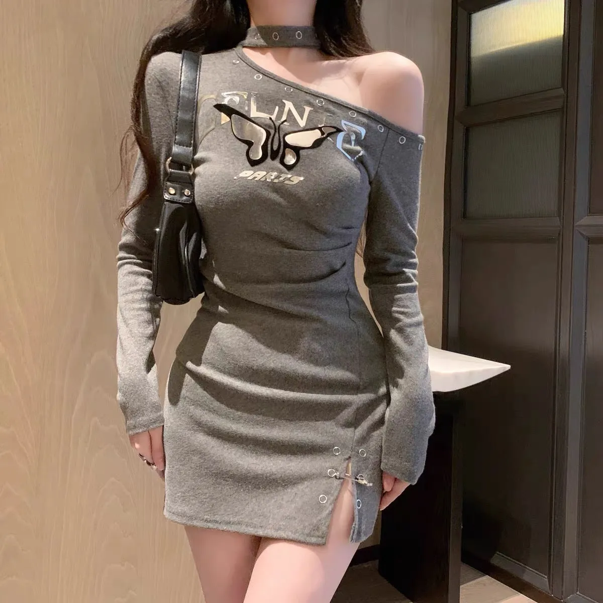 American hot girl design pure lustful off-shoulder hip-covering slim and sexy long-sleeved niche dress for women in autumn A2259