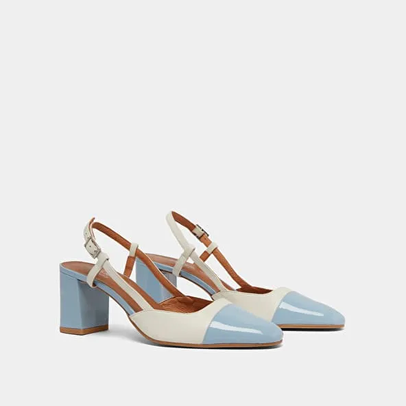 Babies with heels in ecru leather and sky blue patent