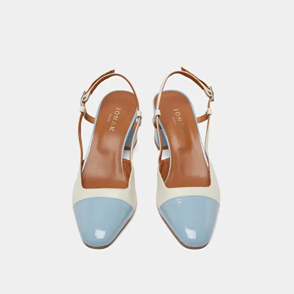 Babies with heels in ecru leather and sky blue patent