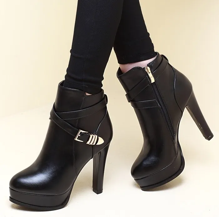 Fashionable Black Stiletto Platform Boots with Buckle Straps