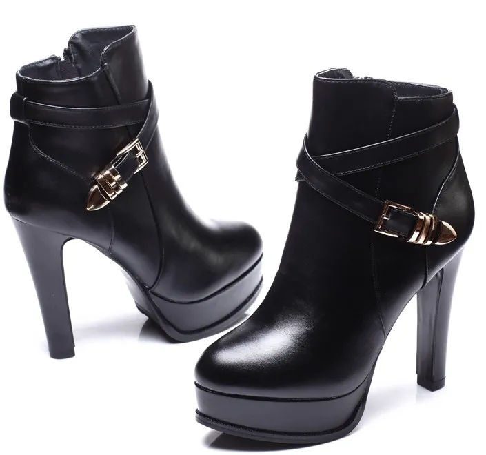 Fashionable Black Stiletto Platform Boots with Buckle Straps