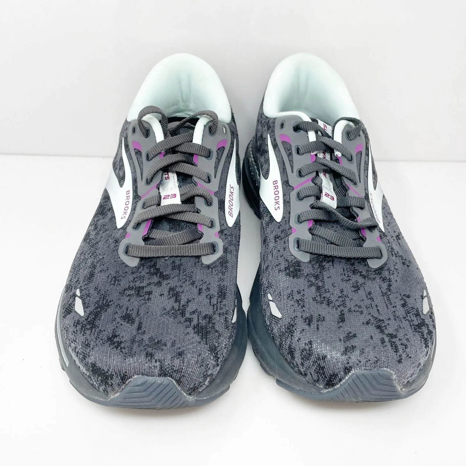 Brooks Womens Adrenaline GTS 23 1203811D072 Black Running Shoes Sneakers 10.5 D