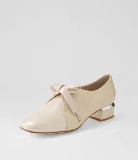 DJANGO & JULIETTE Gam Nude Shimmer Leather Patent Heels