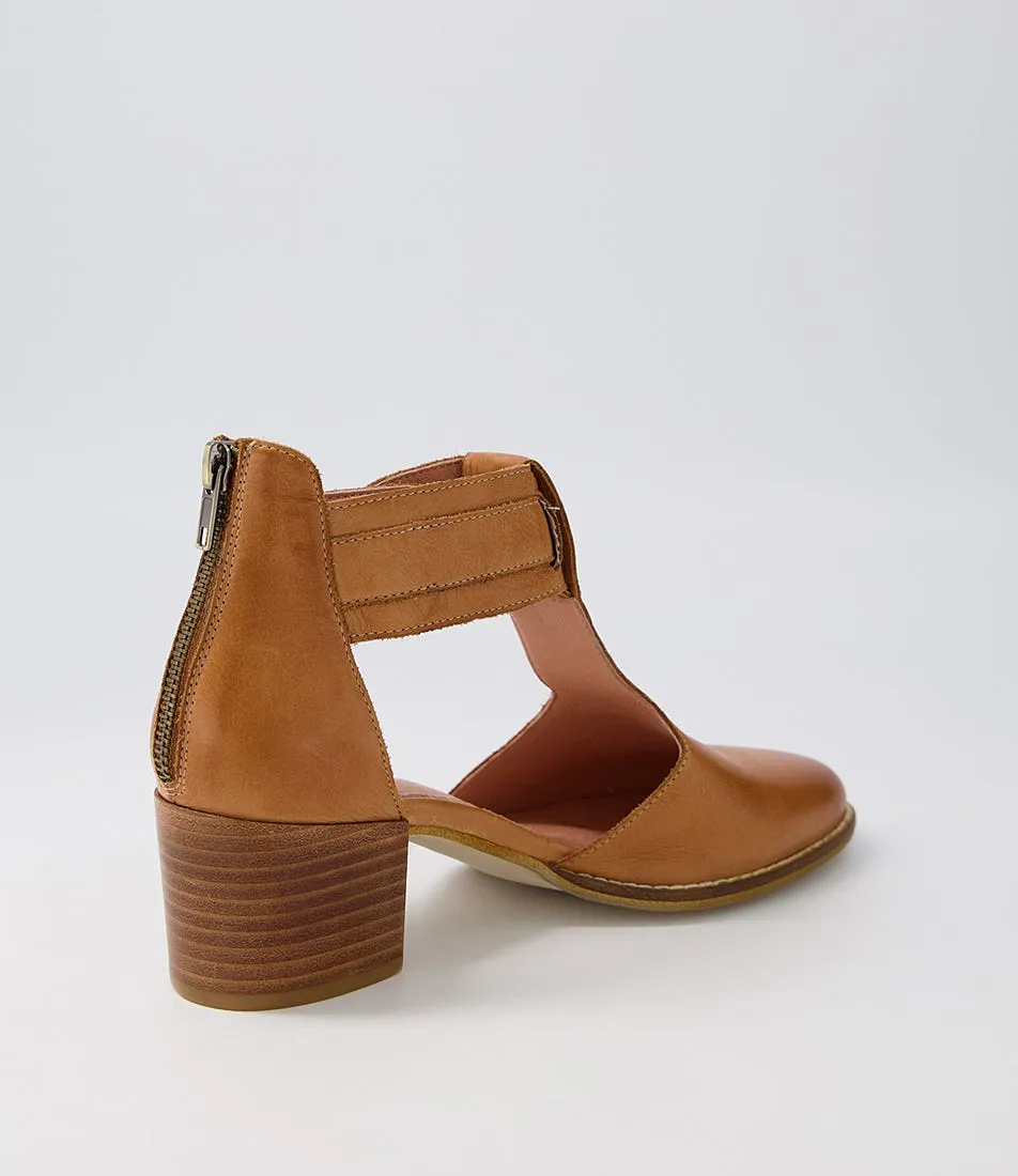 DJANGO & JULIETTE Murvin Dark Tan Leather Heels