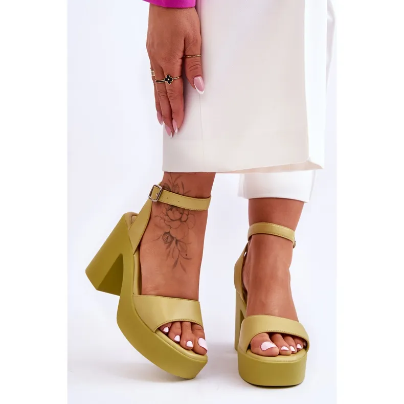 Fashionable Lime Karmine Sandals With Massive Heels green