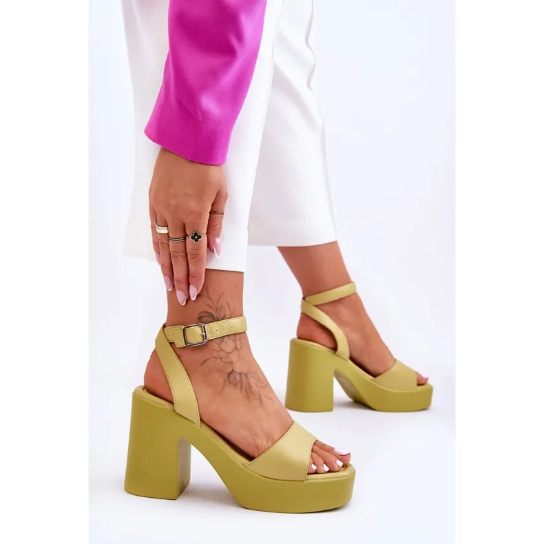 Fashionable Lime Karmine Sandals With Massive Heels green