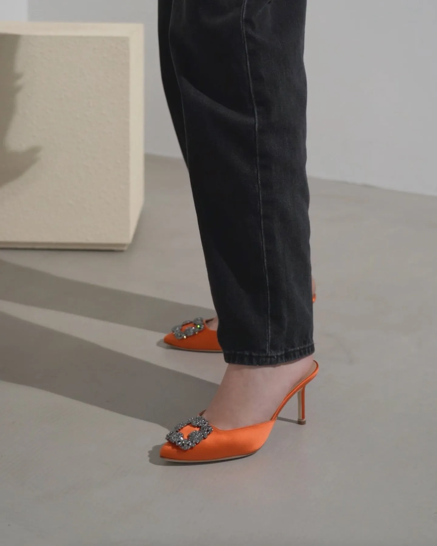 Manolo Blahnik Hangisimu 70 coral satin mules