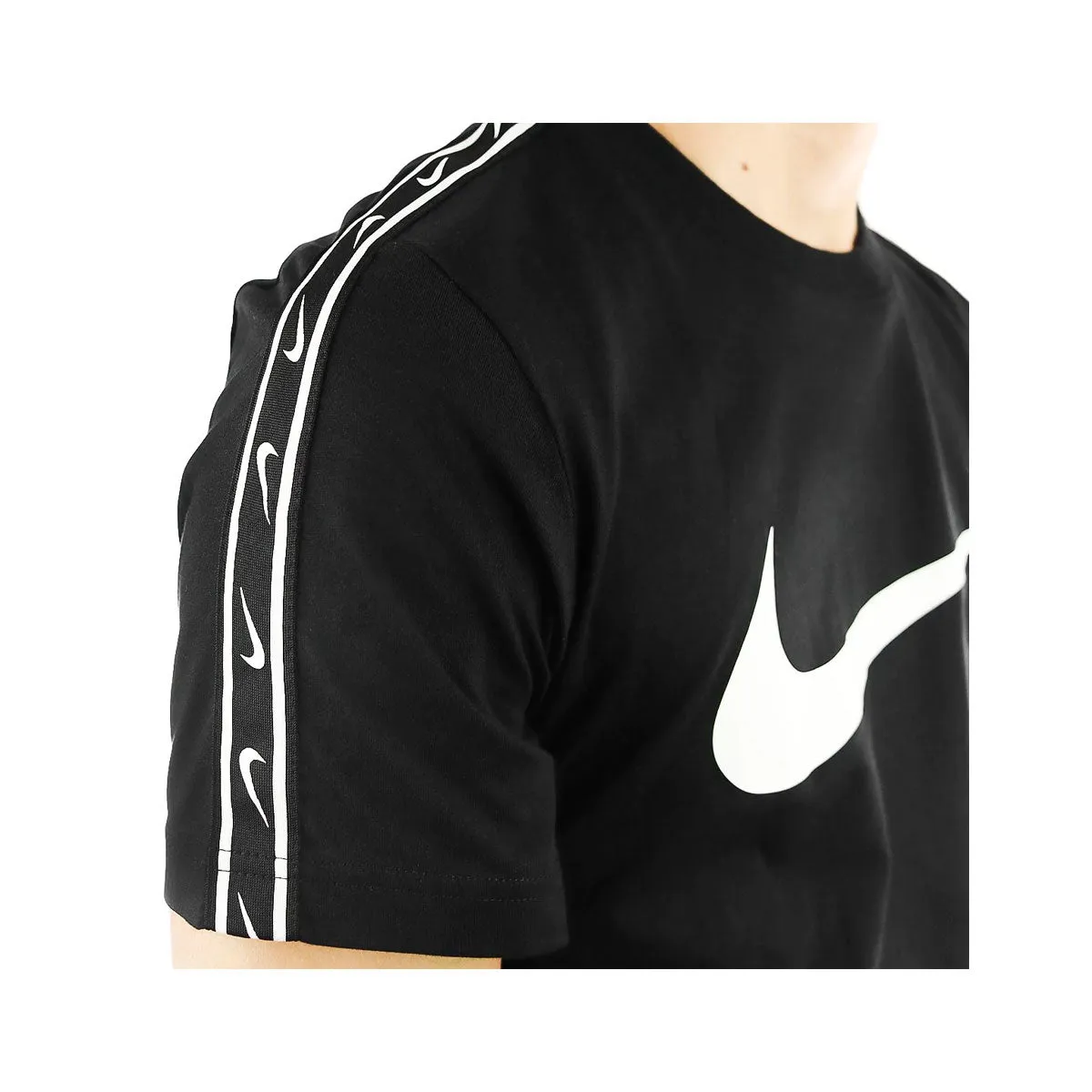 Nike Men's Sportswear Repeat Short Sleeve Tee