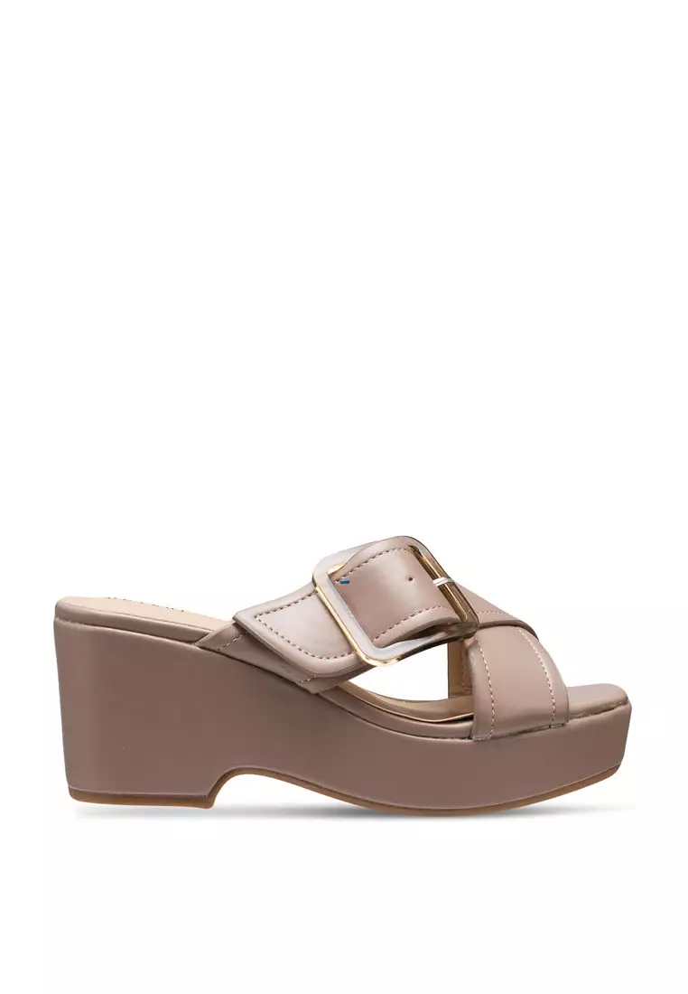 NOVENI Buckled Wedge Sandals