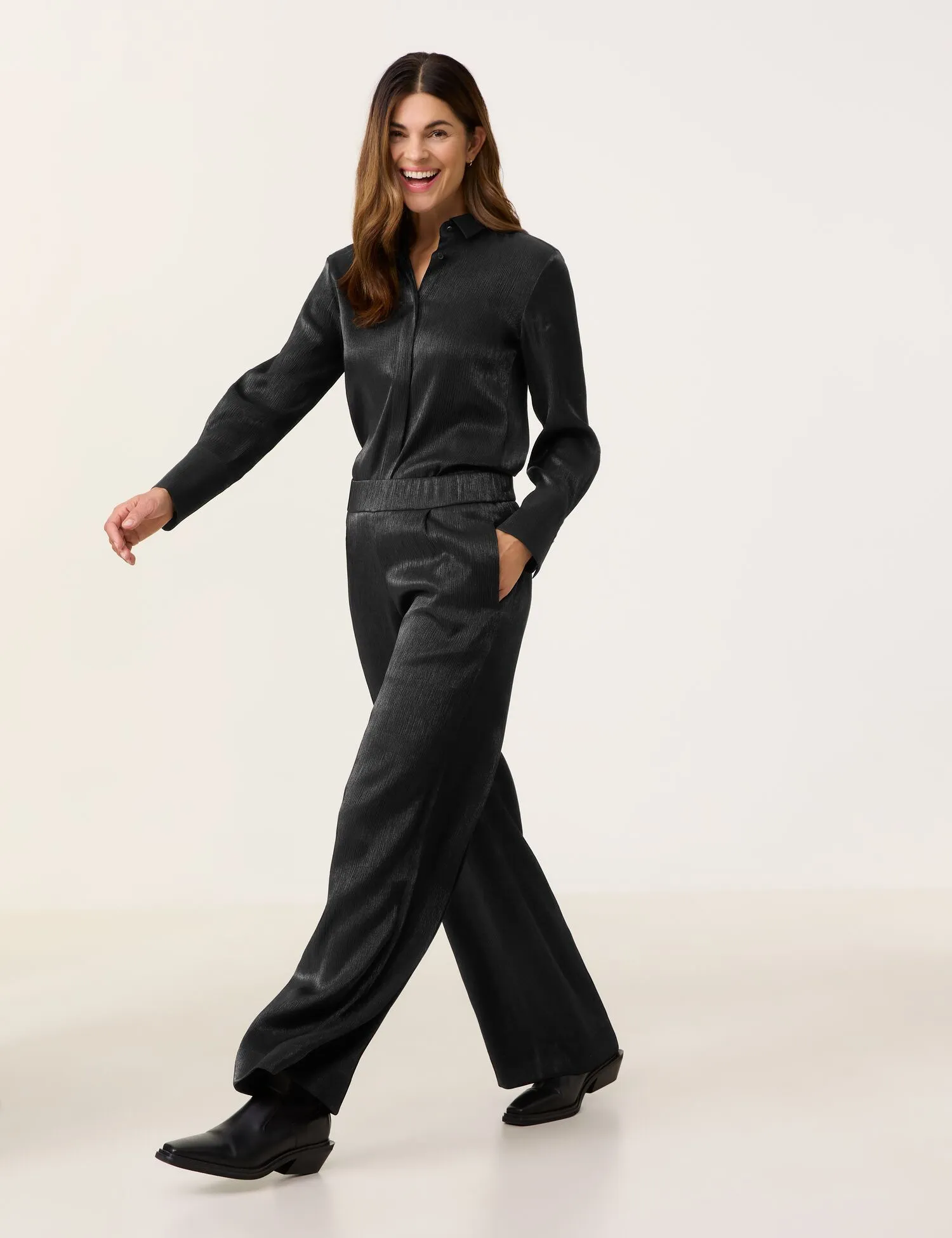 Pull-on satin trousers with a wide leg