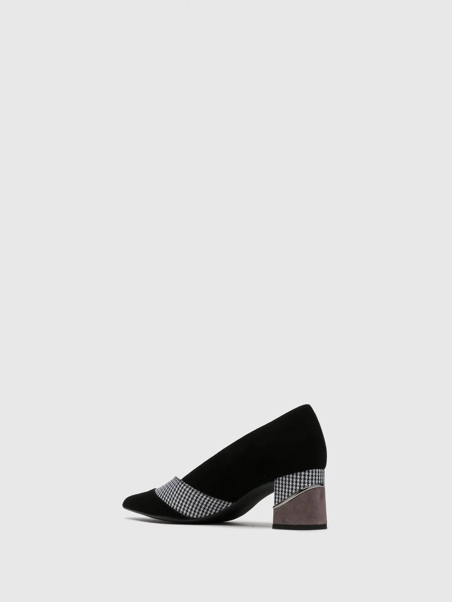 Smoke Black Pointed Toe Shoes