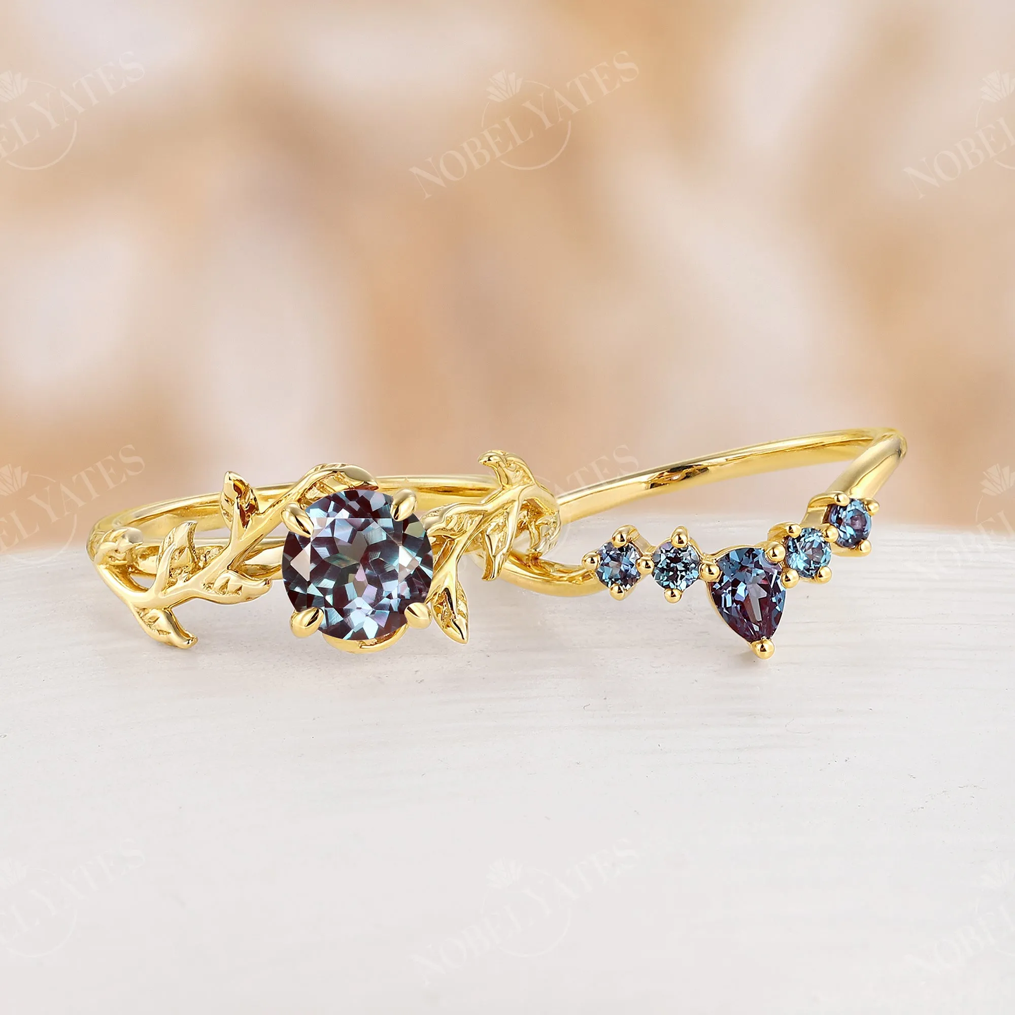 Solitaire Alexandrite Nature Leaf Curved Band Yellow Gold Bridal Set