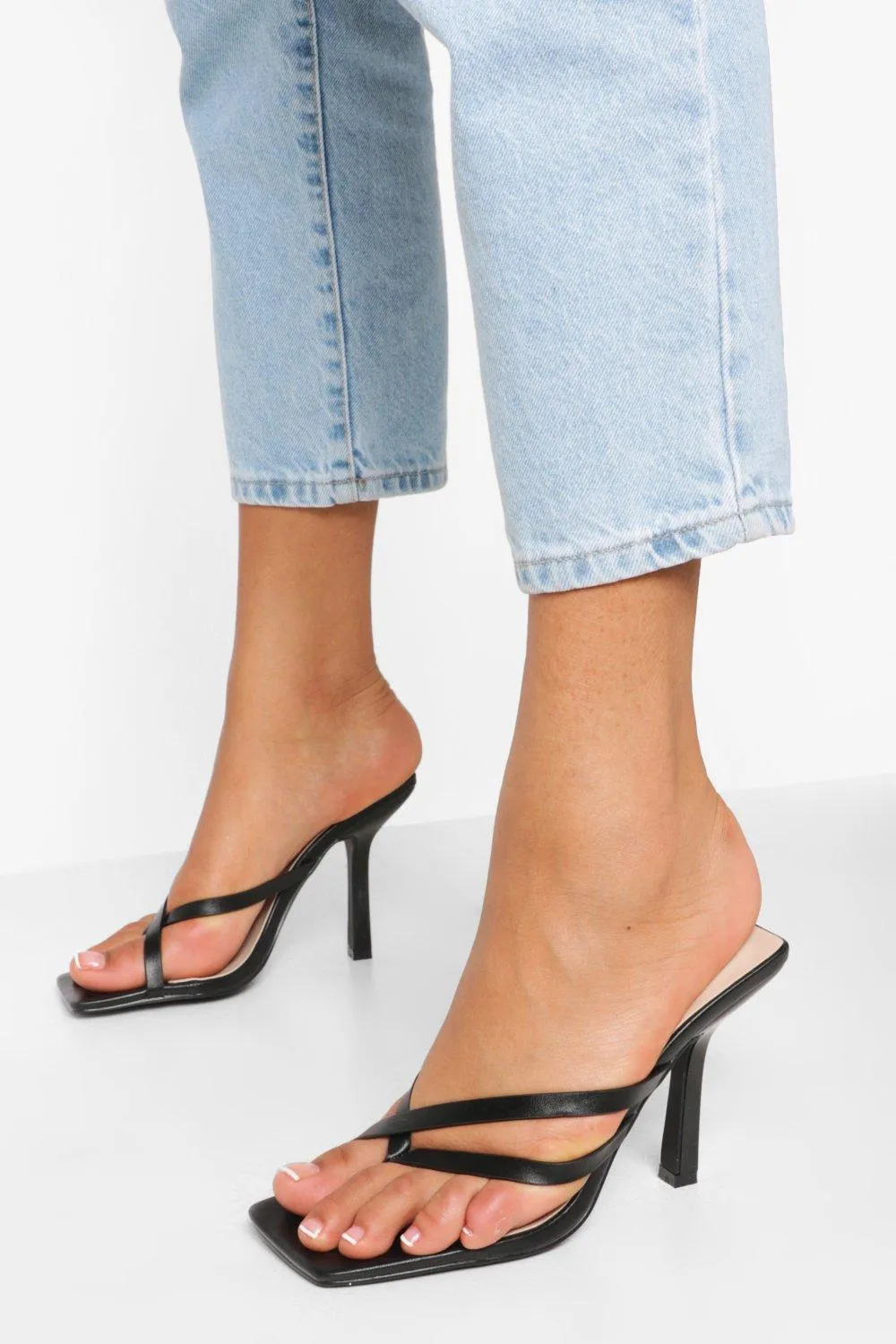 Sqaure Toe Detail Strap Mules