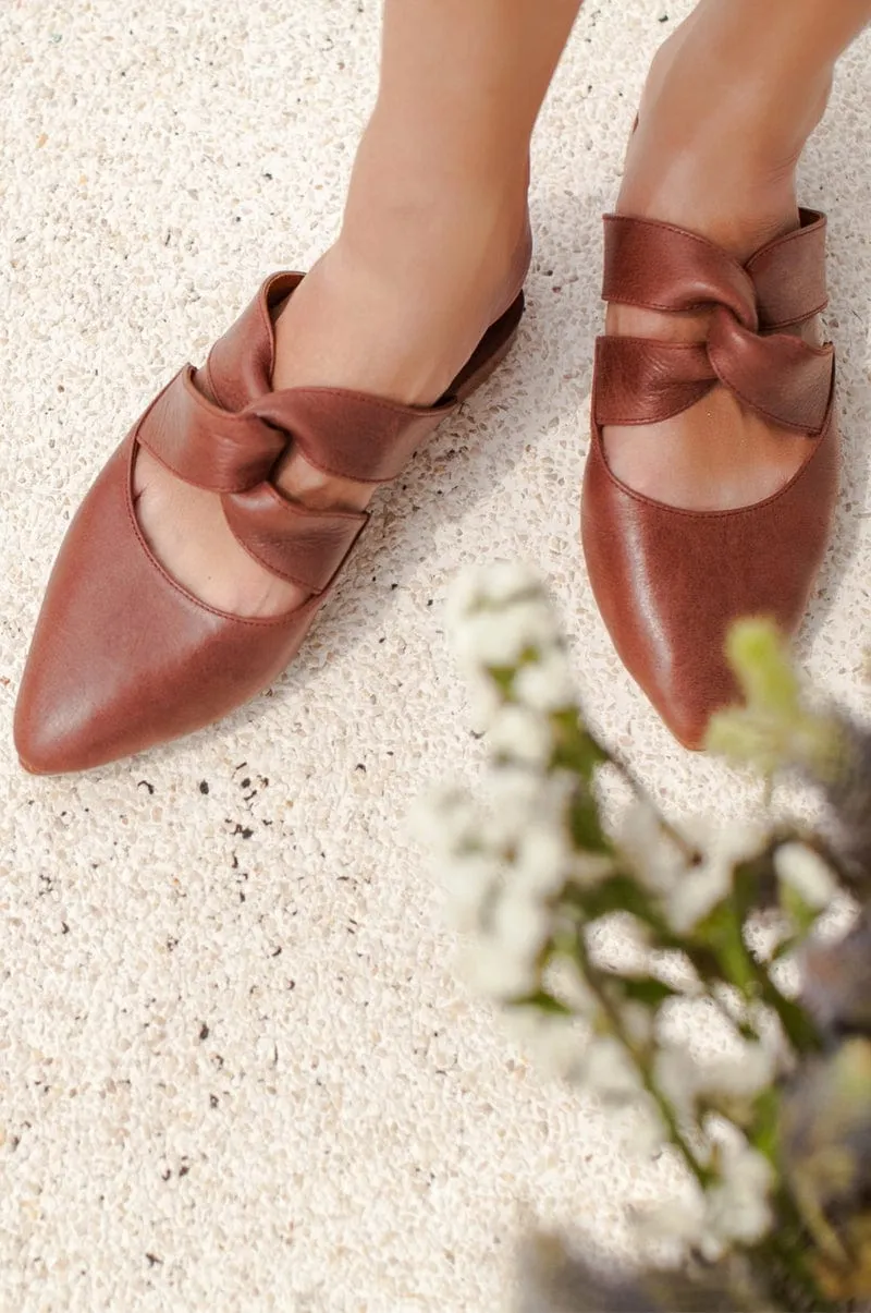 Taj Mahal Pointy Toe Mules in Vintage Brown