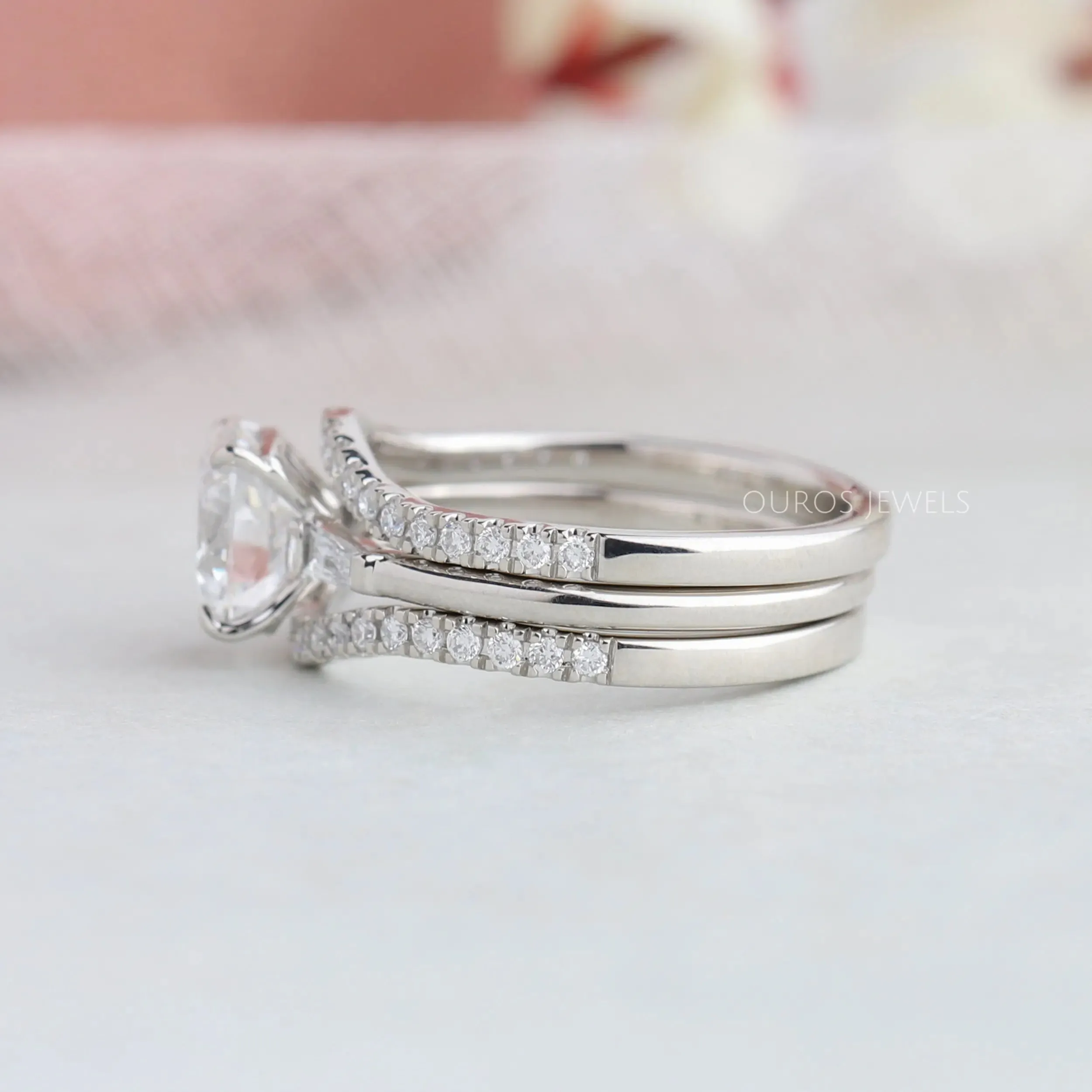 Three Stone Round Cut Wave Curved Bridal Ring Set