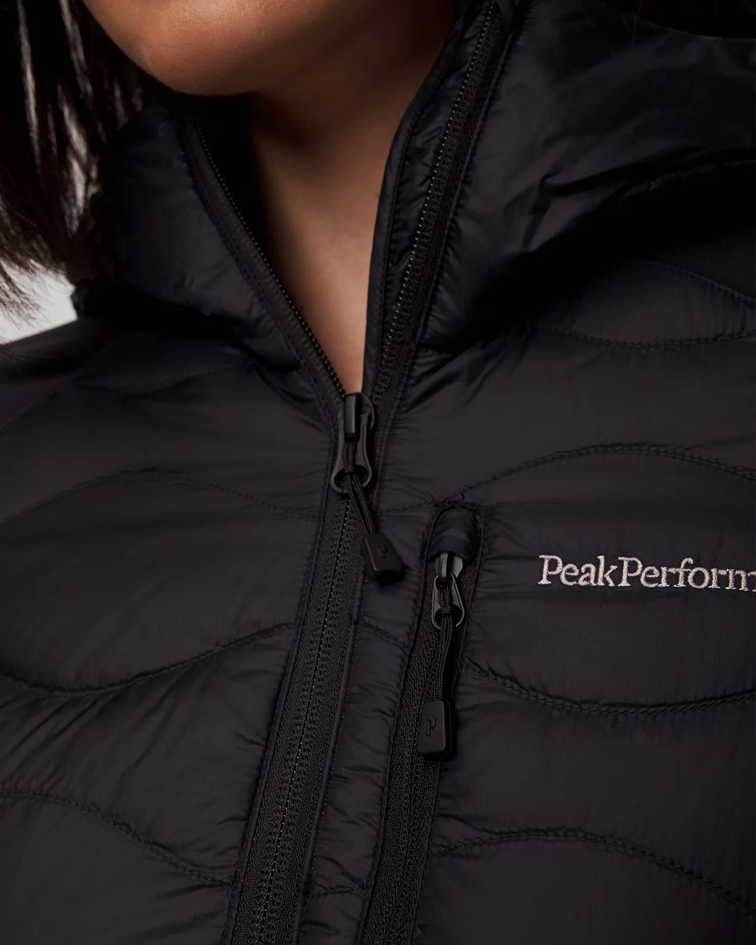 Women's hybrid jacket Peak Performance Helium Hood G79445040-50